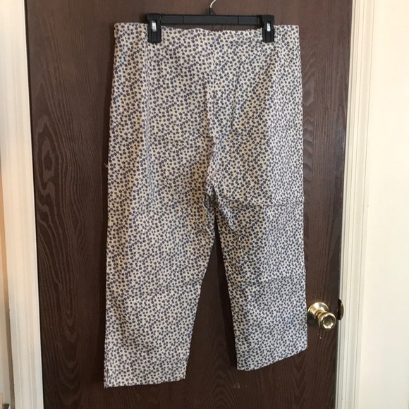 Classic Blues Collection Capris. Size 16 - Picture 6 of 8